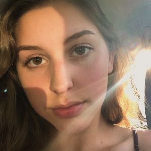 Meet your Posher, Emilia